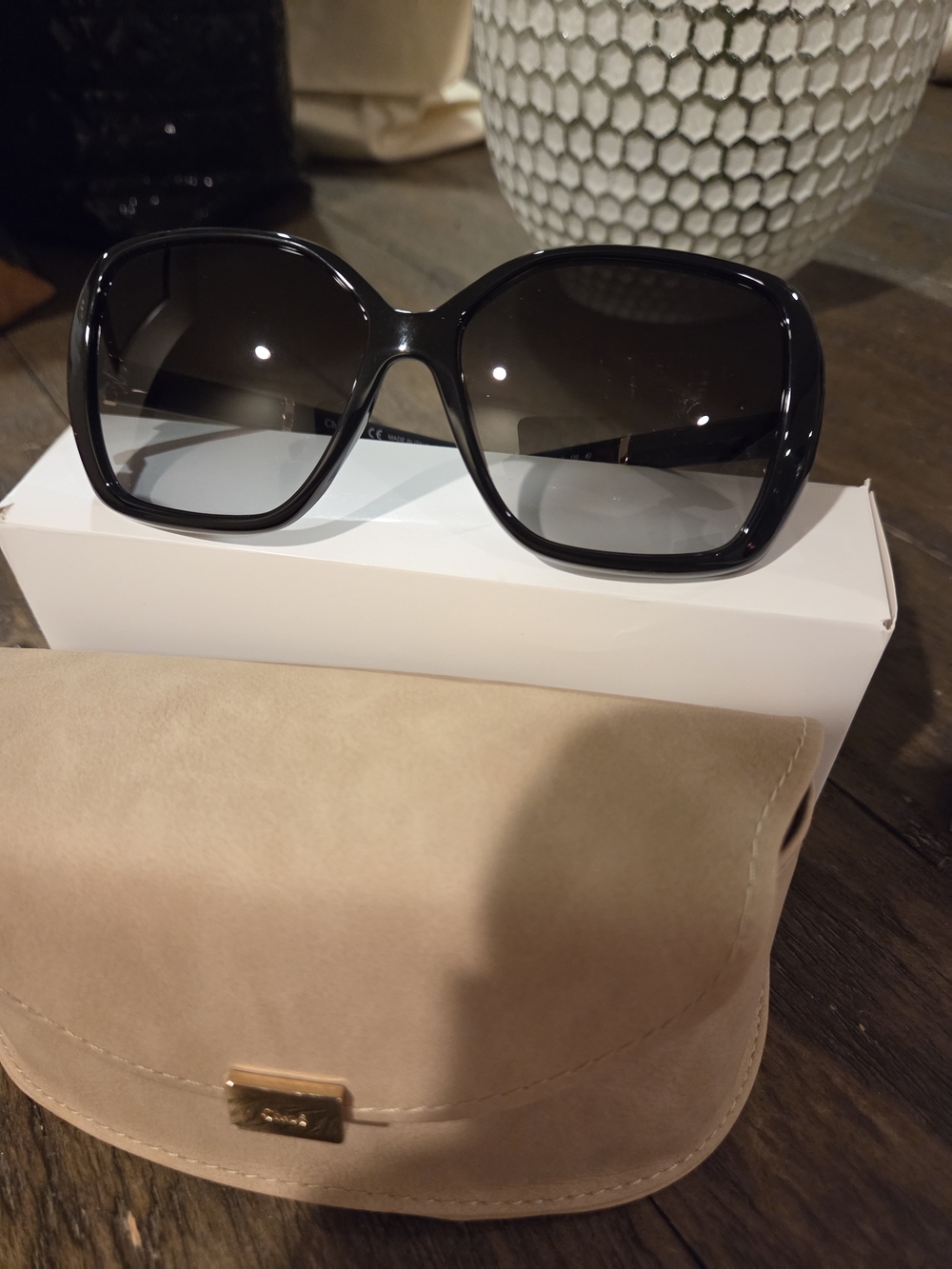 Chloe Sunglasses CE680S 001 Black Diasy Frame 58-15-135 Brand New